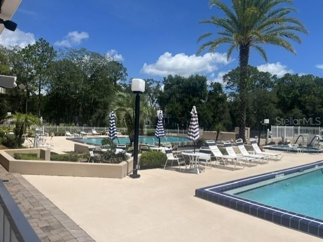 For Sale: $129,129 (2 beds, 2 baths, 871 Square Feet)
