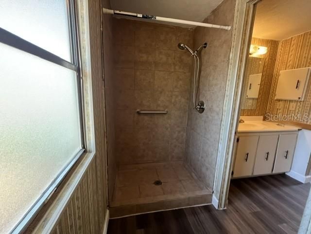 For Sale: $129,129 (2 beds, 2 baths, 871 Square Feet)