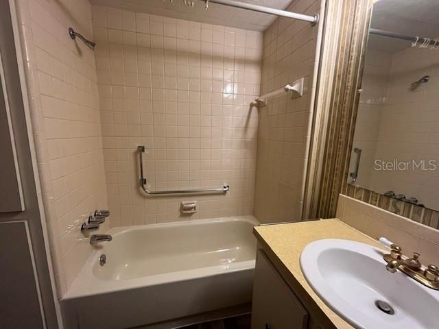 For Sale: $129,129 (2 beds, 2 baths, 871 Square Feet)