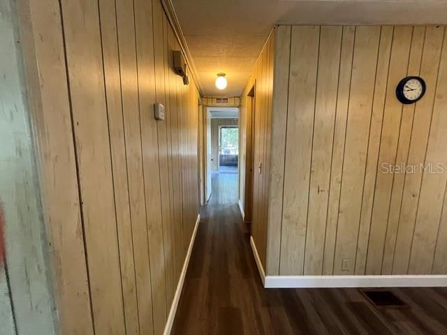 For Sale: $129,129 (2 beds, 2 baths, 871 Square Feet)