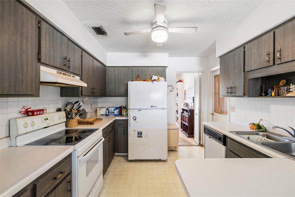 На продажу: $325,000 (3 спален, 2 ванн, 1509 Квадратных фут)