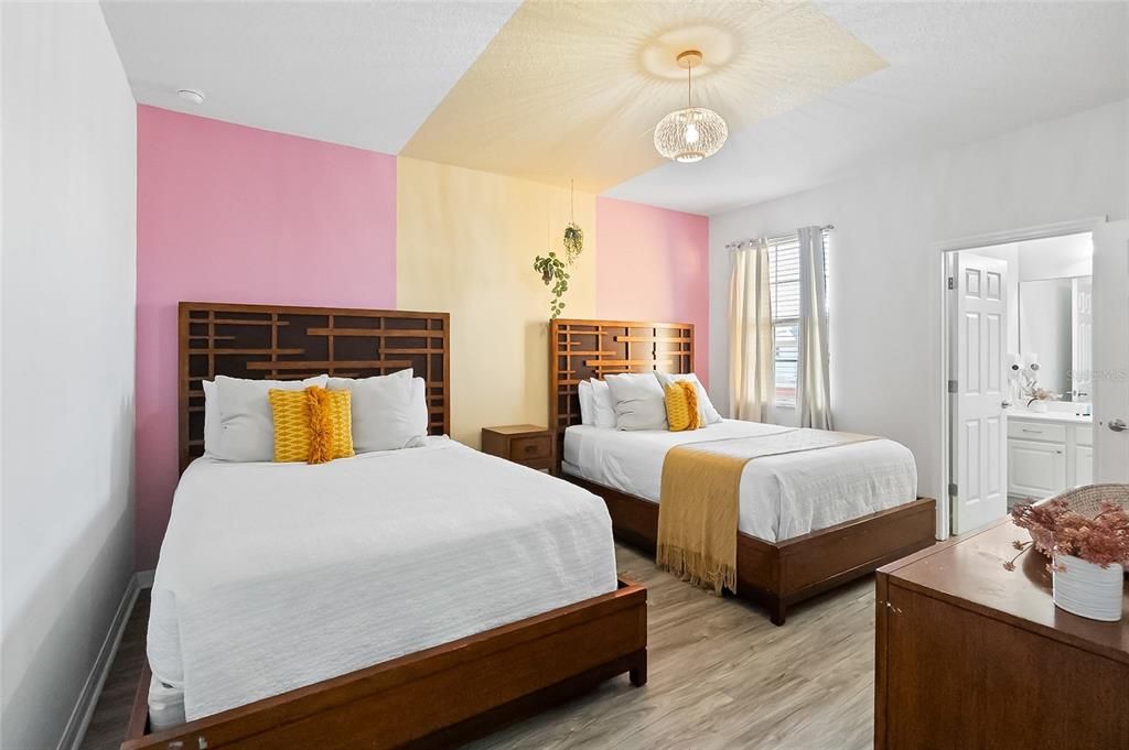 В аренду: $4,500 (8 спален, 6 ванн, 3565 Квадратных фут)