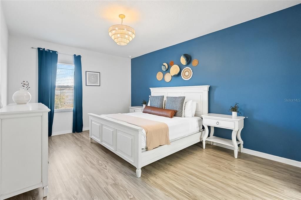 В аренду: $4,500 (8 спален, 6 ванн, 3565 Квадратных фут)