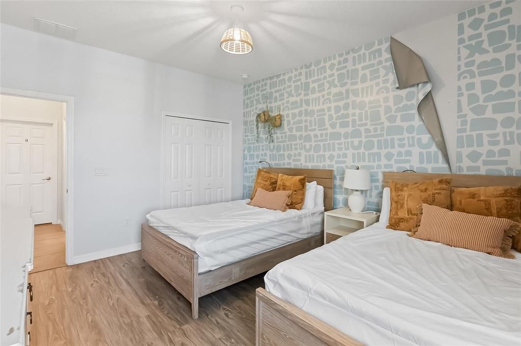 В аренду: $4,500 (8 спален, 6 ванн, 3565 Квадратных фут)