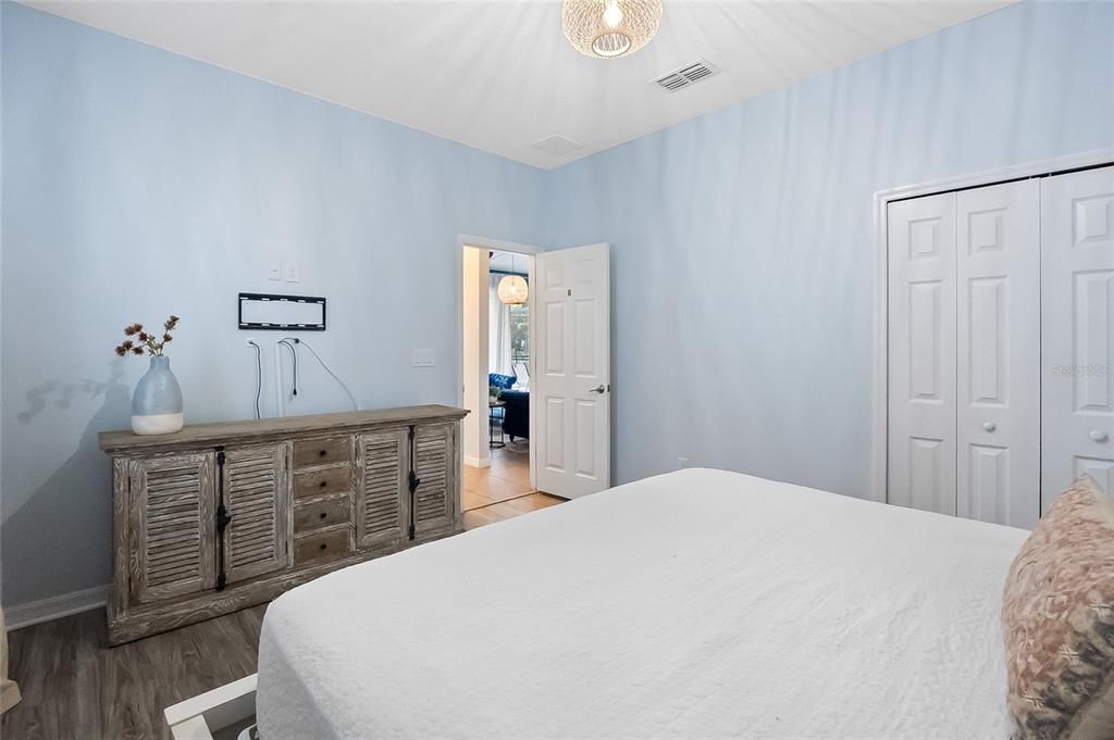 В аренду: $4,500 (8 спален, 6 ванн, 3565 Квадратных фут)