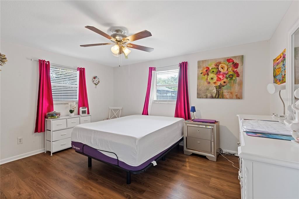For Sale: $350,000 (3 beds, 2 baths, 1420 Square Feet)