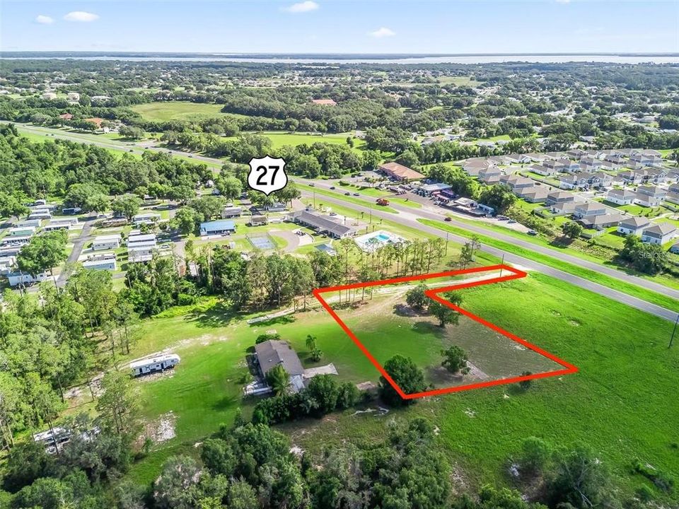 На продажу: $4,699,900 (7.31 acres)