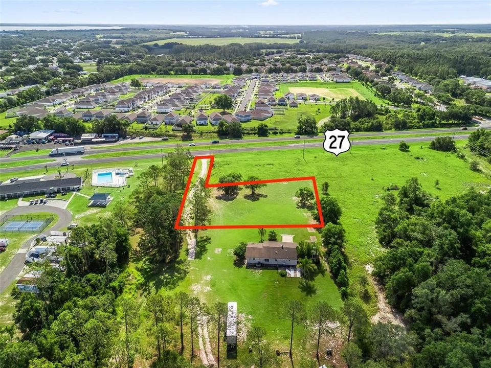 На продажу: $4,699,900 (7.31 acres)