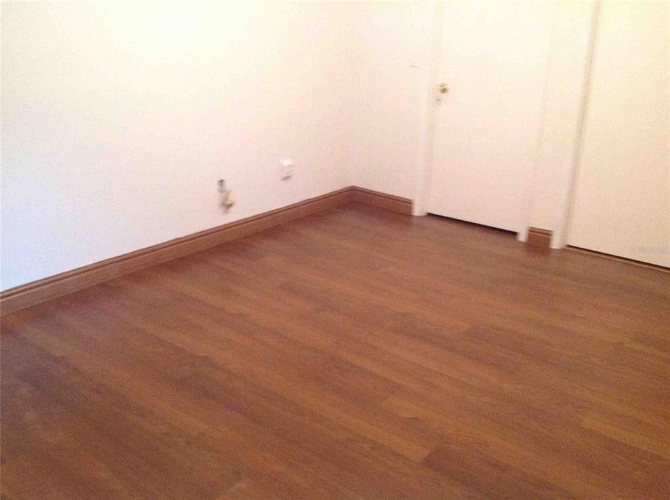 Под контрактом: $1,300 (2 спален, 2 ванн, 912 Квадратных фут)
