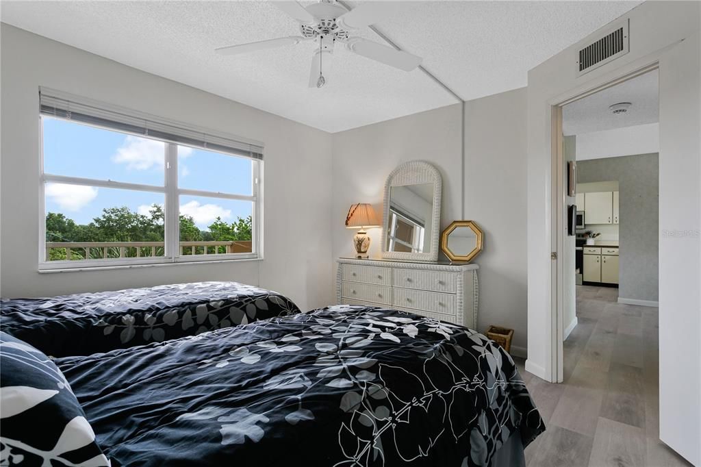 For Sale: $174,900 (2 beds, 2 baths, 1104 Square Feet)