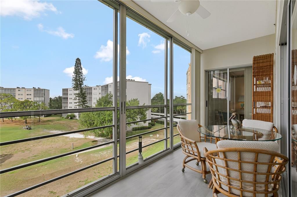 For Sale: $174,900 (2 beds, 2 baths, 1104 Square Feet)