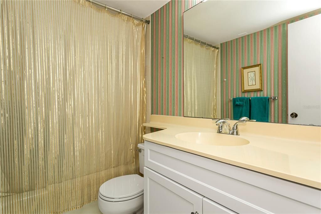 For Sale: $174,900 (2 beds, 2 baths, 1104 Square Feet)