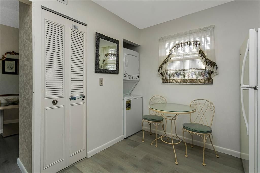 For Sale: $174,900 (2 beds, 2 baths, 1104 Square Feet)