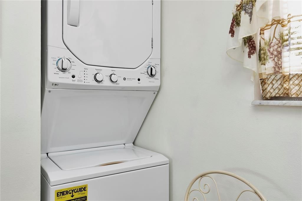 For Sale: $174,900 (2 beds, 2 baths, 1104 Square Feet)