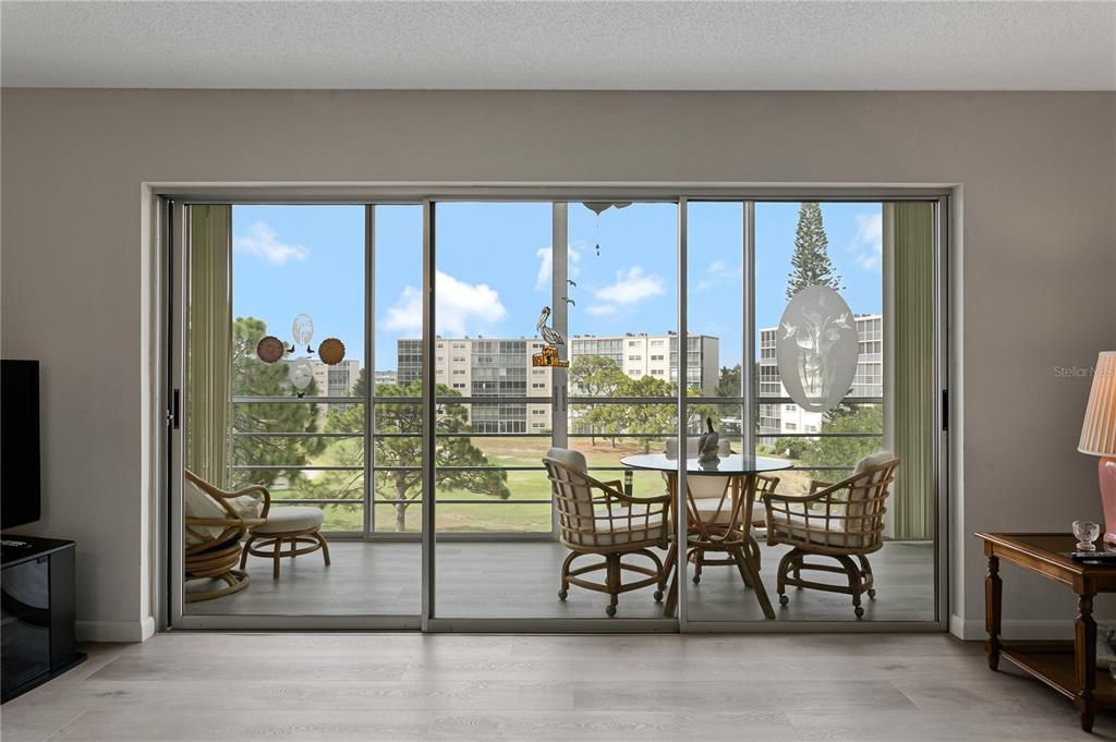 For Sale: $174,900 (2 beds, 2 baths, 1104 Square Feet)