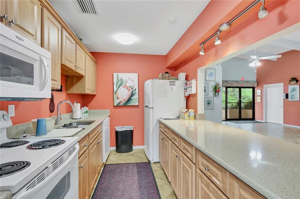 For Sale: $174,900 (2 beds, 2 baths, 1104 Square Feet)