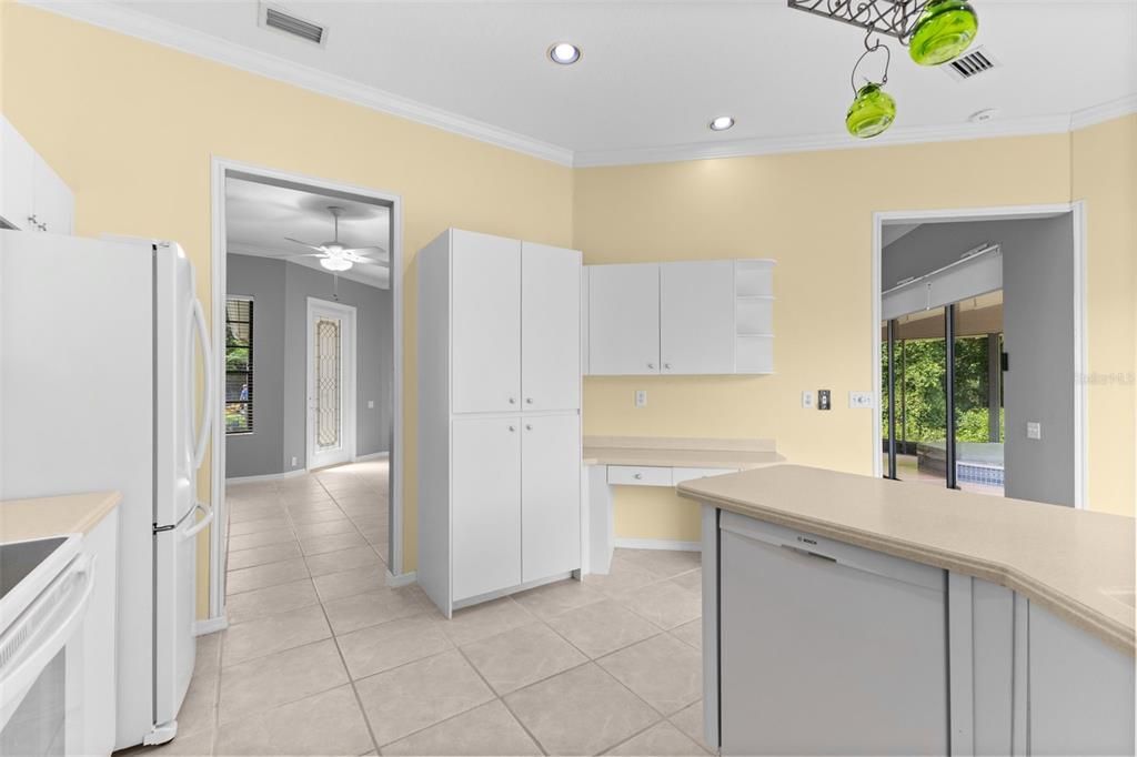 For Sale: $473,000 (3 beds, 2 baths, 1737 Square Feet)
