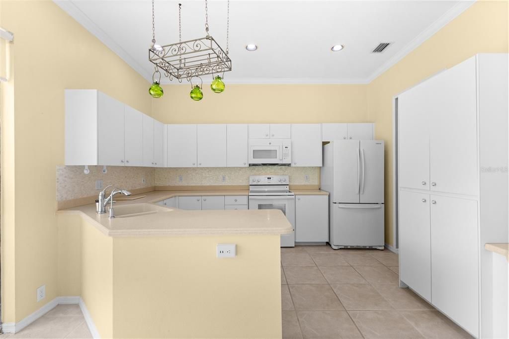 For Sale: $473,000 (3 beds, 2 baths, 1737 Square Feet)