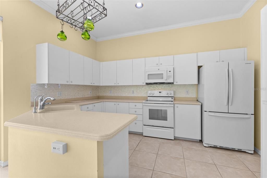 For Sale: $473,000 (3 beds, 2 baths, 1737 Square Feet)