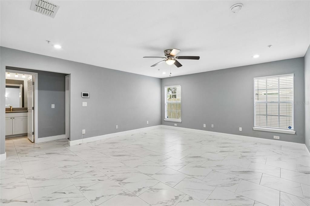 En Venta: $825,000 (4 camas, 4 baños, 2741 Pies cuadrados)