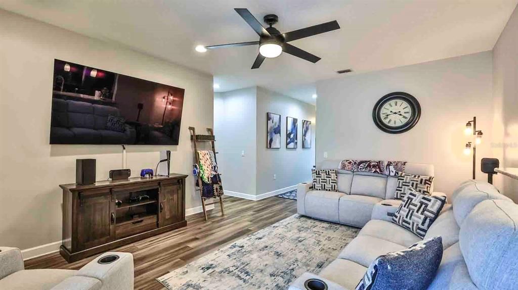 For Sale: $309,000 (3 beds, 2 baths, 1327 Square Feet)