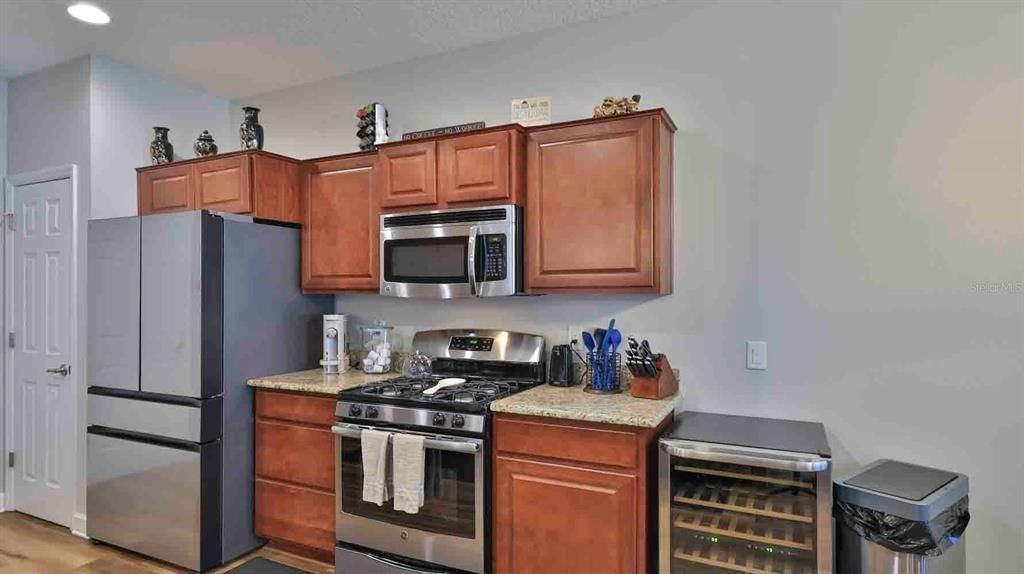 For Sale: $309,000 (3 beds, 2 baths, 1327 Square Feet)