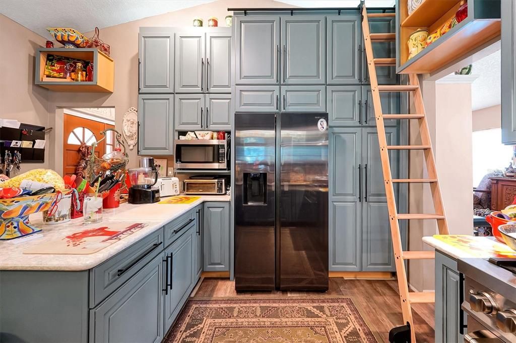 For Sale: $499,999 (4 beds, 4 baths, 2376 Square Feet)