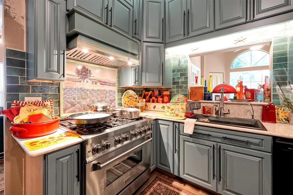 For Sale: $499,999 (4 beds, 4 baths, 2376 Square Feet)