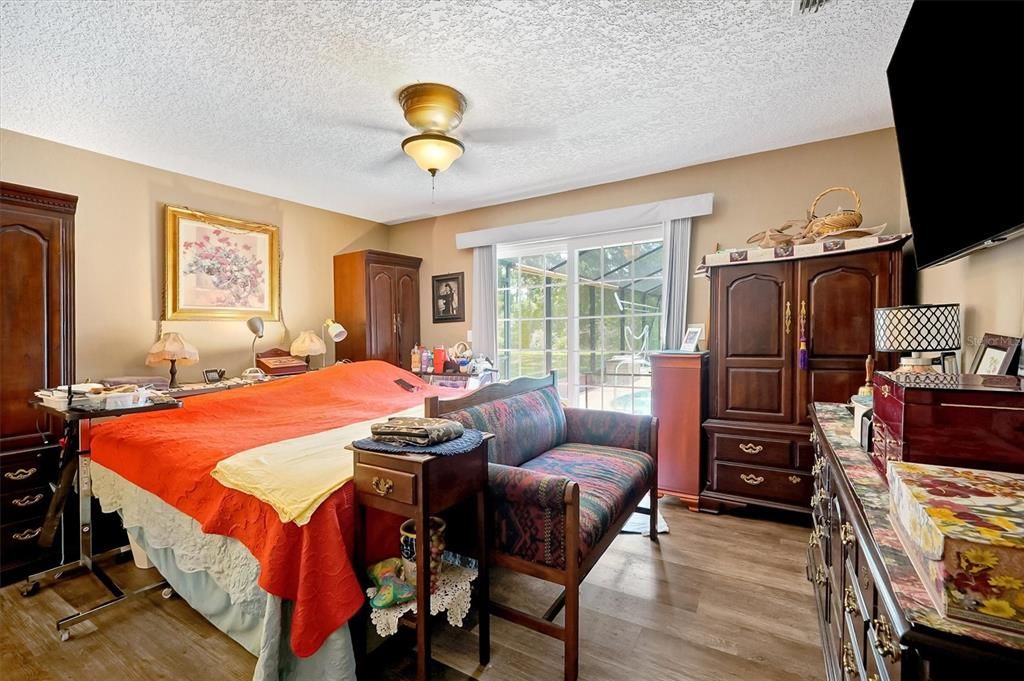 For Sale: $499,999 (4 beds, 4 baths, 2376 Square Feet)