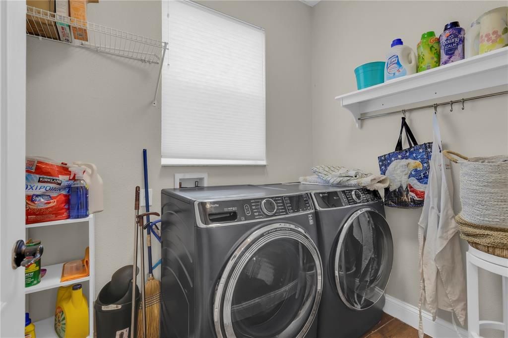 En Venta: $650,000 (5 camas, 3 baños, 3420 Pies cuadrados)