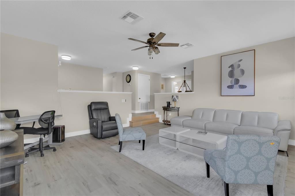 En Venta: $650,000 (5 camas, 3 baños, 3420 Pies cuadrados)