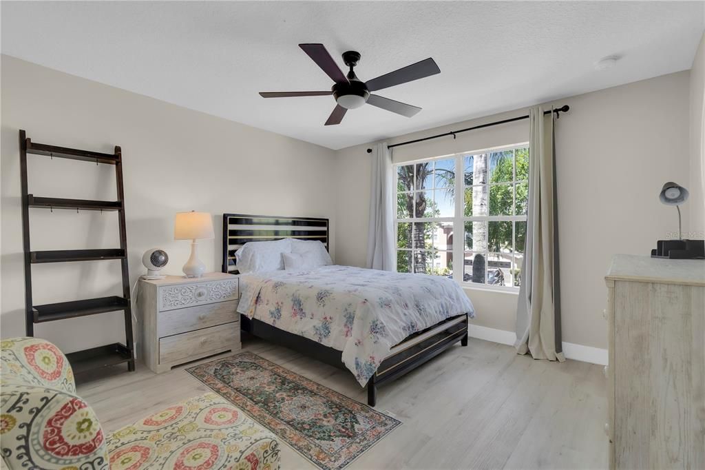 En Venta: $650,000 (5 camas, 3 baños, 3420 Pies cuadrados)