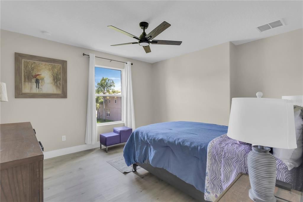 En Venta: $650,000 (5 camas, 3 baños, 3420 Pies cuadrados)