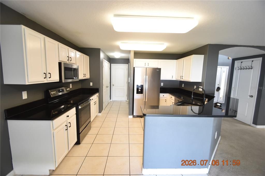 For Rent: $2,395 (3 beds, 2 baths, 1884 Square Feet)