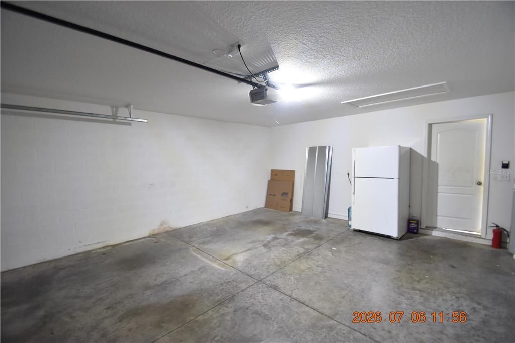 For Rent: $2,395 (3 beds, 2 baths, 1884 Square Feet)