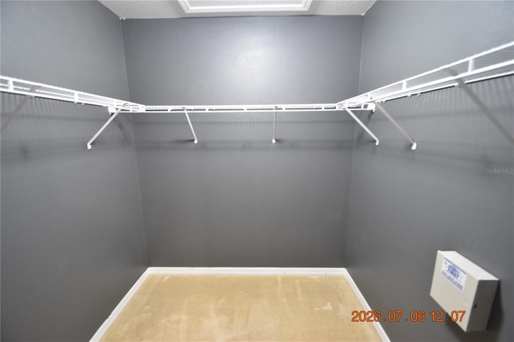 For Rent: $2,395 (3 beds, 2 baths, 1884 Square Feet)