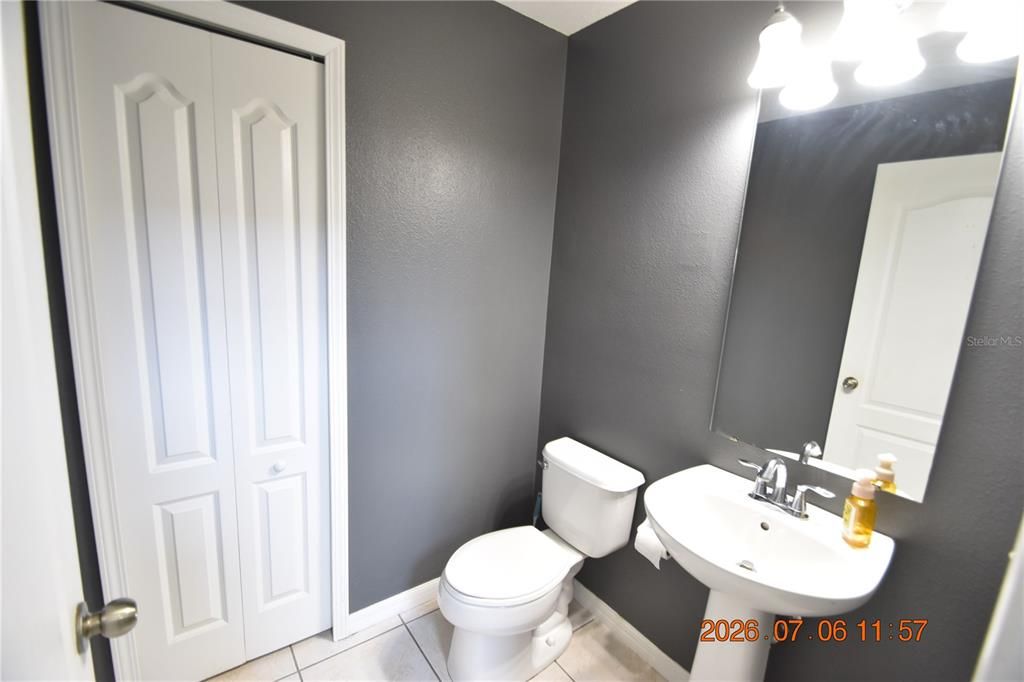 For Rent: $2,395 (3 beds, 2 baths, 1884 Square Feet)