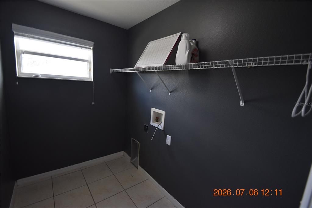 For Rent: $2,395 (3 beds, 2 baths, 1884 Square Feet)