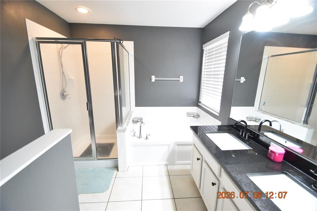 For Rent: $2,395 (3 beds, 2 baths, 1884 Square Feet)