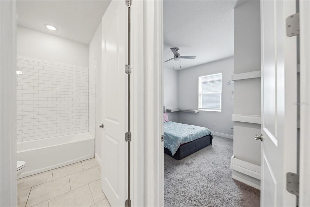 В аренду: $2,600 (4 спален, 3 ванн, 2325 Квадратных фут)