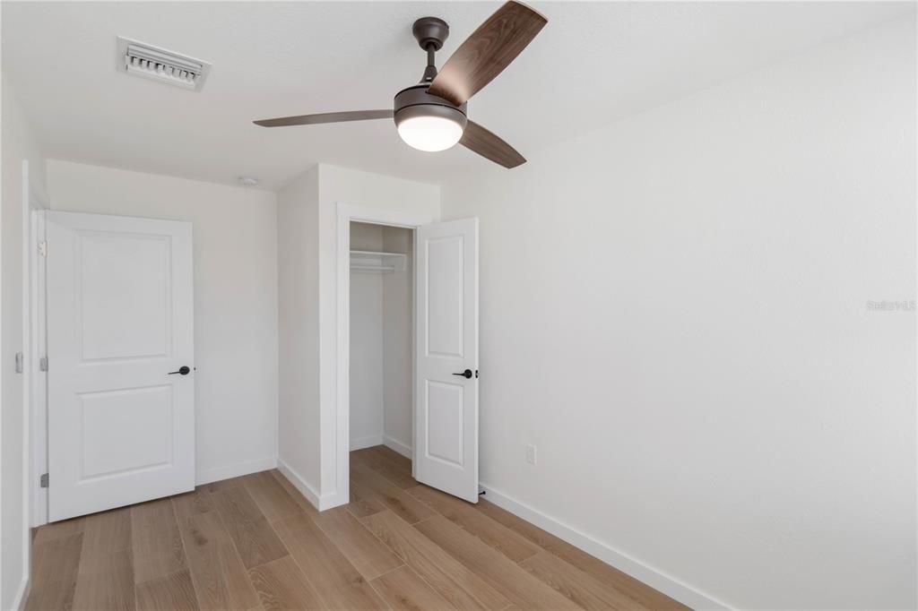 En Venta: $499,900 (6 camas, 0 baños, 2368 Pies cuadrados)
