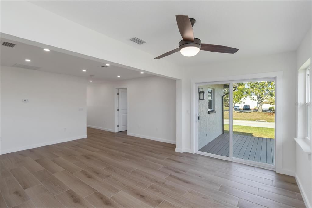 En Venta: $499,900 (6 camas, 0 baños, 2368 Pies cuadrados)