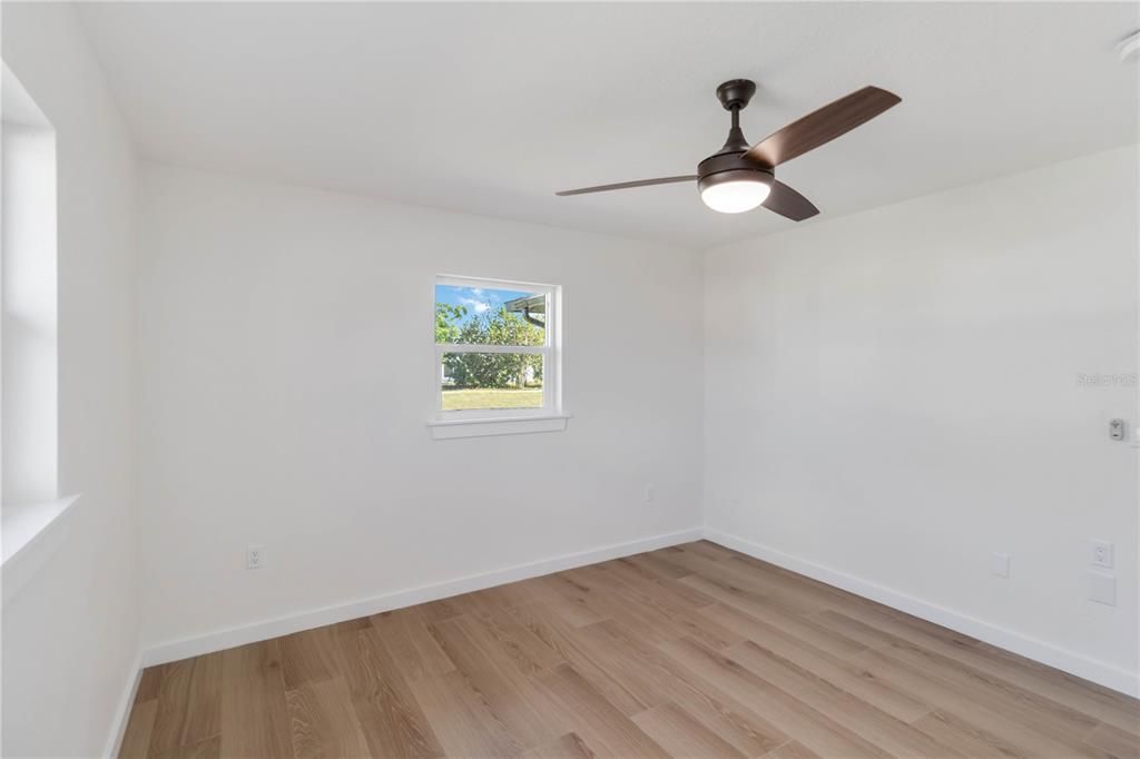 En Venta: $499,900 (6 camas, 0 baños, 2368 Pies cuadrados)