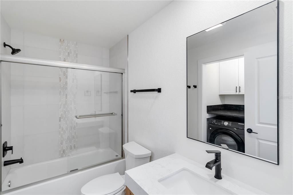 En Venta: $499,900 (6 camas, 0 baños, 2368 Pies cuadrados)