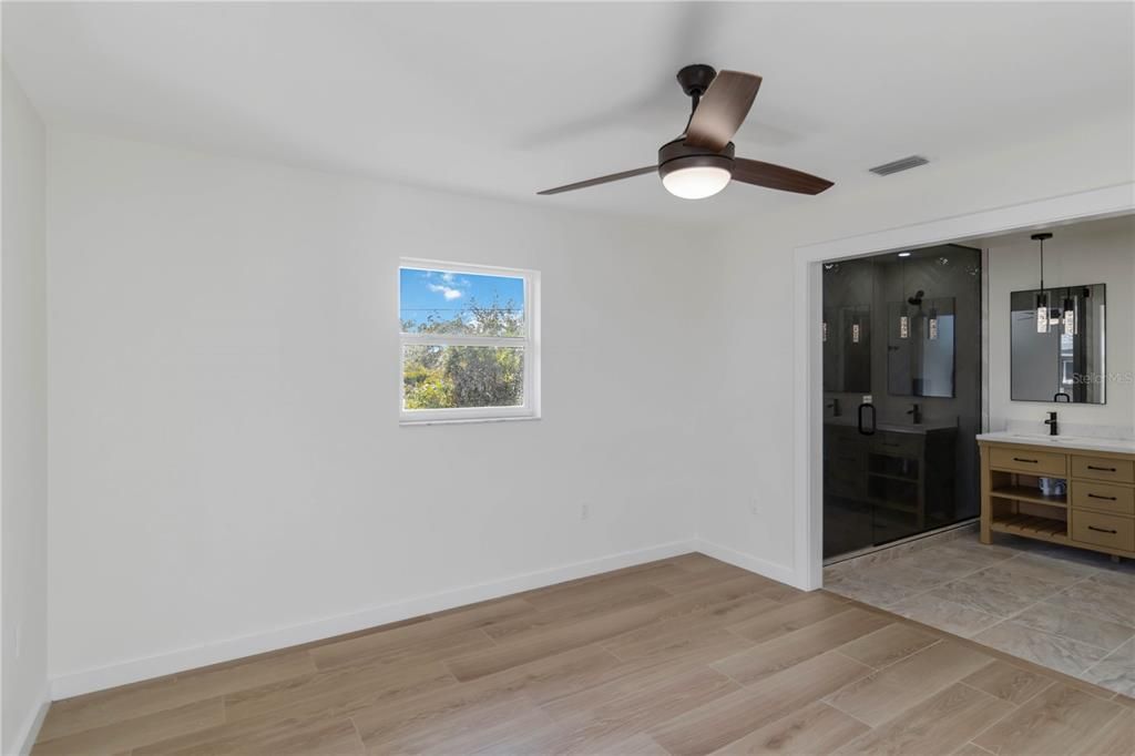 En Venta: $499,900 (6 camas, 0 baños, 2368 Pies cuadrados)