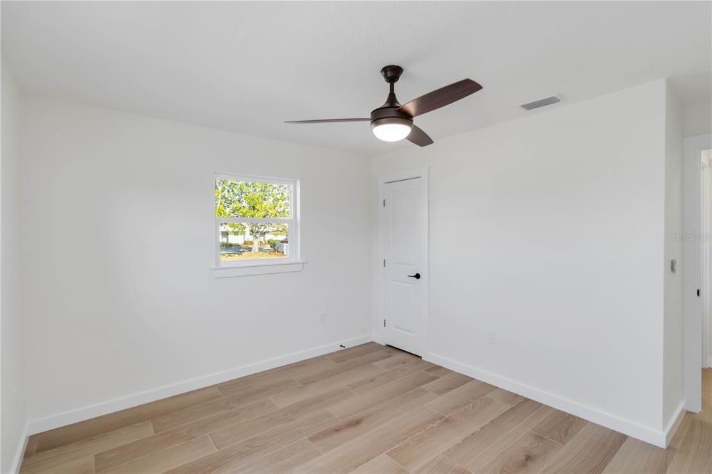En Venta: $499,900 (6 camas, 0 baños, 2368 Pies cuadrados)