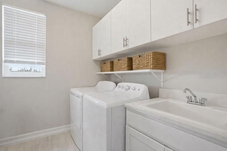 В аренду: $3,700 (4 спален, 3 ванн, 2300 Квадратных фут)