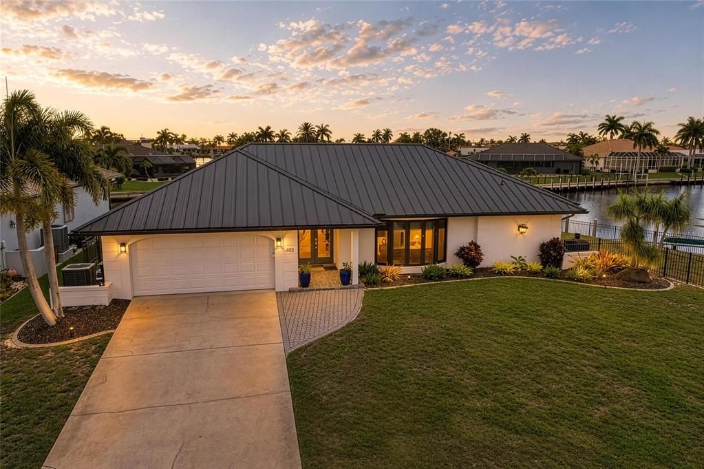 En Venta: $1,199,900 (3 camas, 2 baños, 2284 Pies cuadrados)