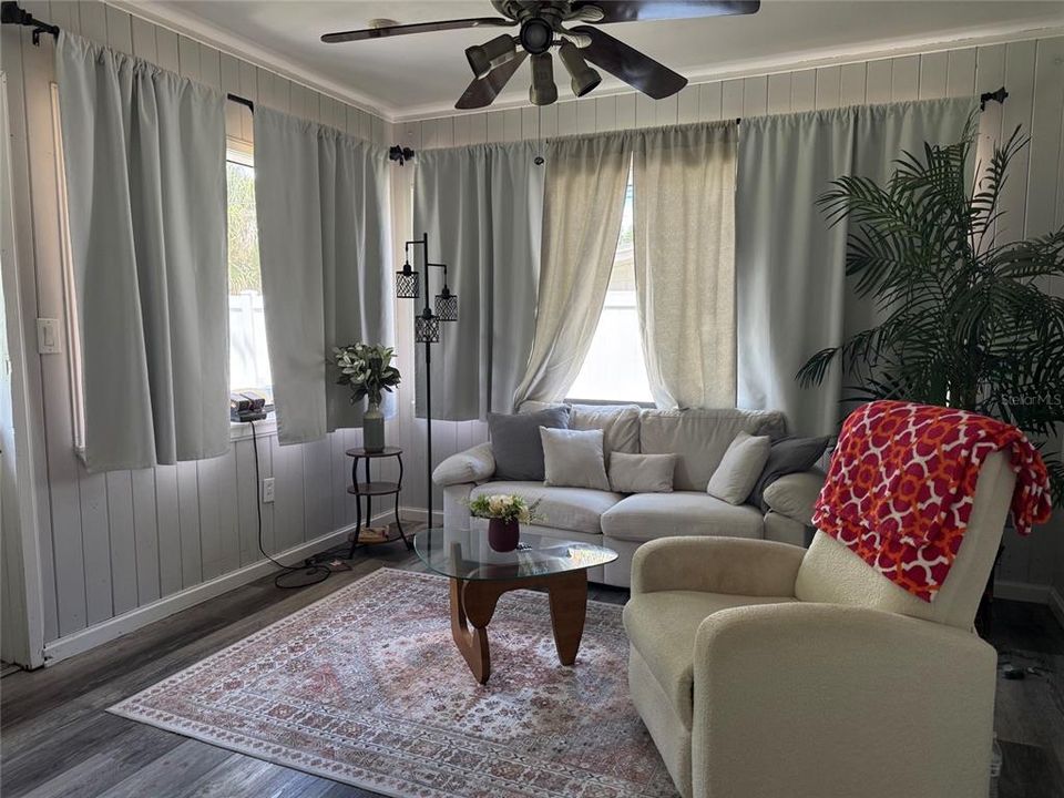 For Rent: $2,400 (2 beds, 1 baths, 1116 Square Feet)
