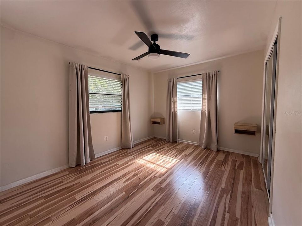 For Rent: $2,400 (2 beds, 1 baths, 1116 Square Feet)